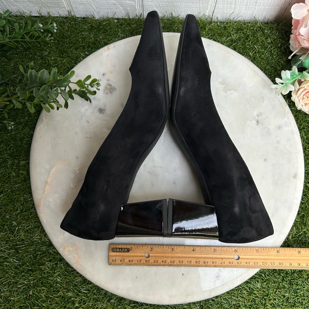 AGL women
Tracy Block Heel Pump black suede
$395 size 37.5 New - Picture 12 of 16
